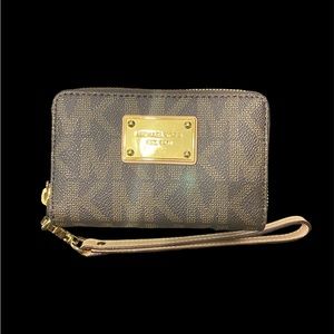 Michael Kors wallet! Like new !